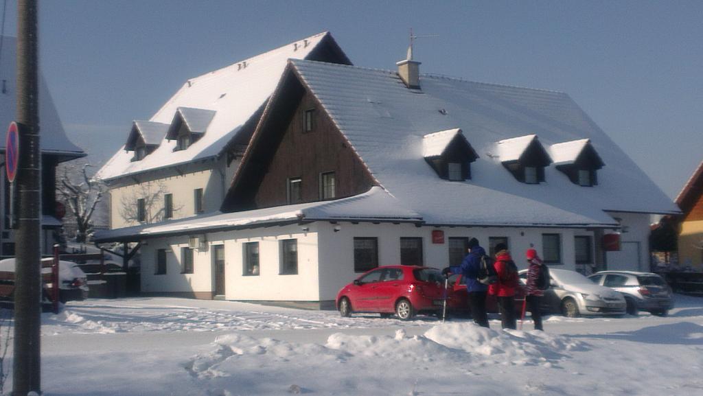Hotel U Lip Trojanovice Frenštát pod Radhoštěm Dış mekan fotoğraf