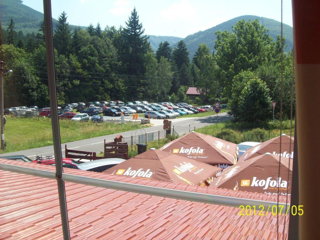 Hotel U Lip Trojanovice Frenštát pod Radhoštěm Dış mekan fotoğraf