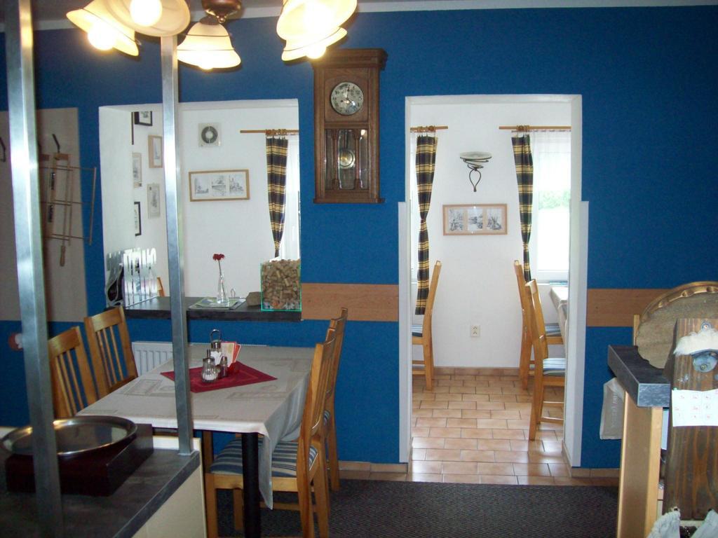 Hotel U Lip Trojanovice Frenštát pod Radhoštěm Dış mekan fotoğraf
